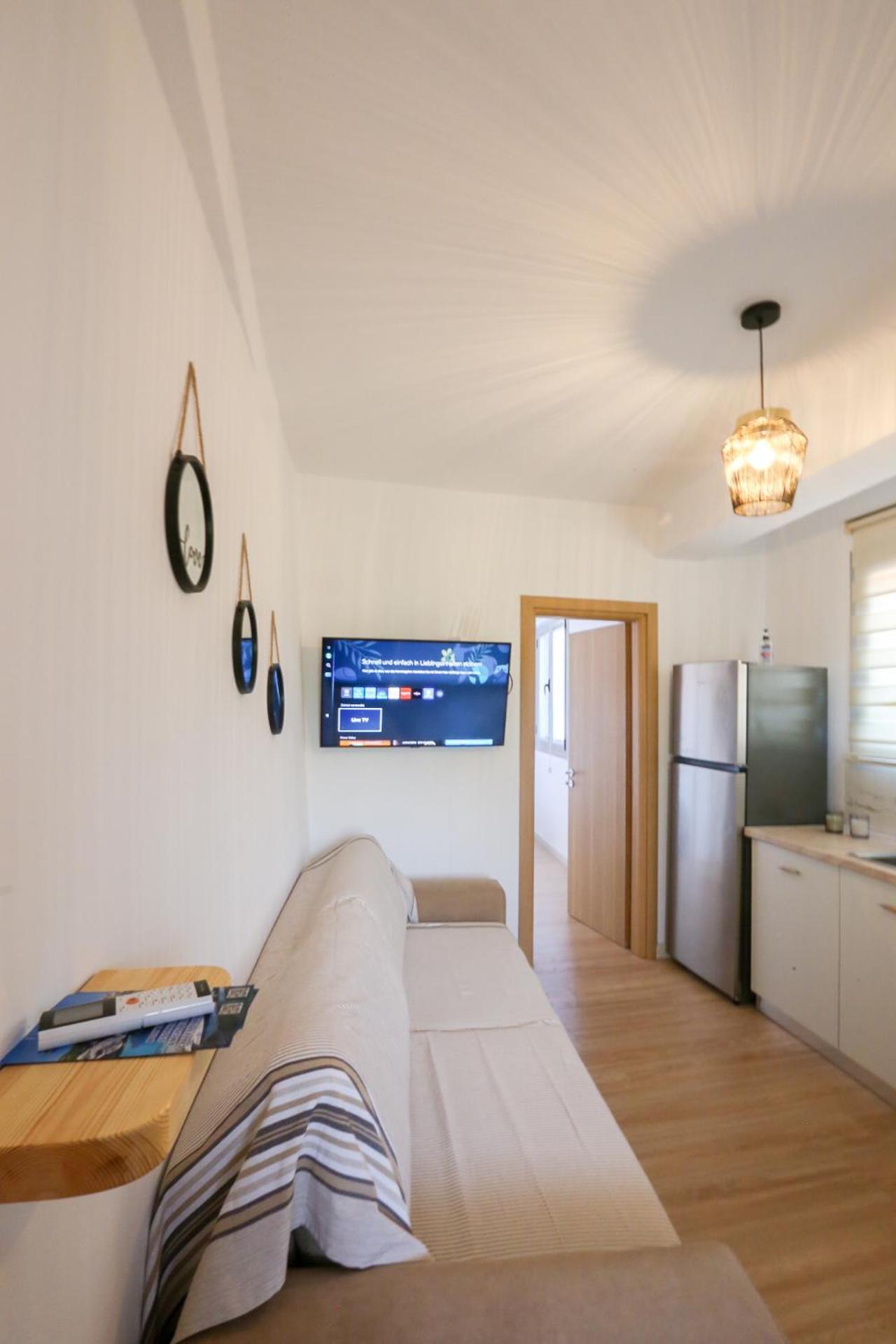 Village View Apartments Himare Exterior foto